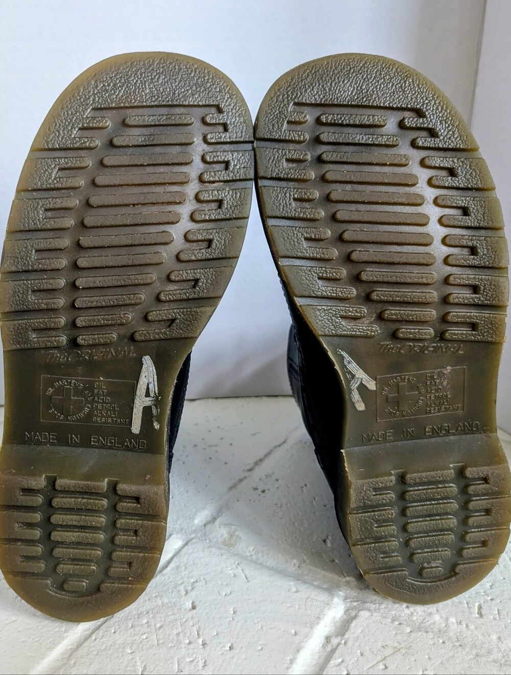 Vtg Dr. Martens 3A36 Wingtip Brogue 8-Eye Boots Sz 7 Made in England Rare Black - Picture 11 of 16